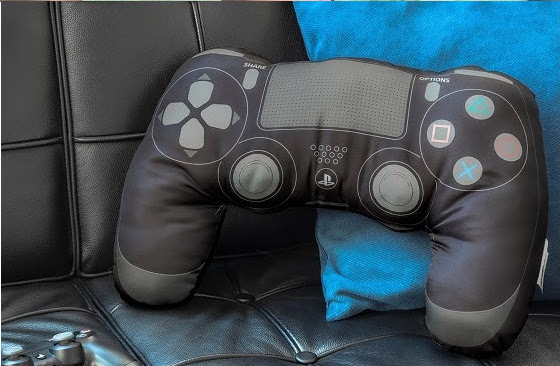 DualShock 4 kontroller formájú nyakpárna