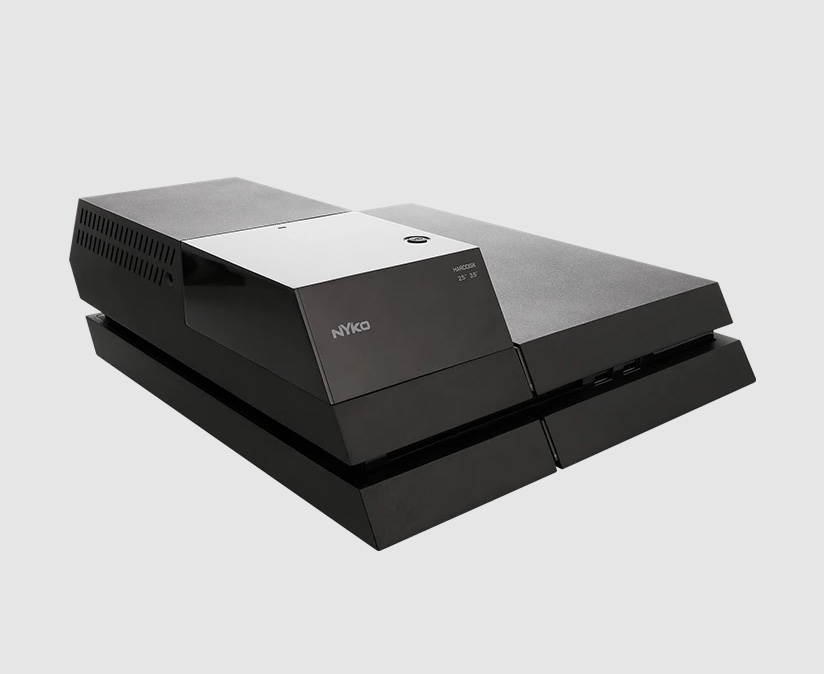 Sony Playstation 4 3TB Fekete (Nyko Data Bank-kel)