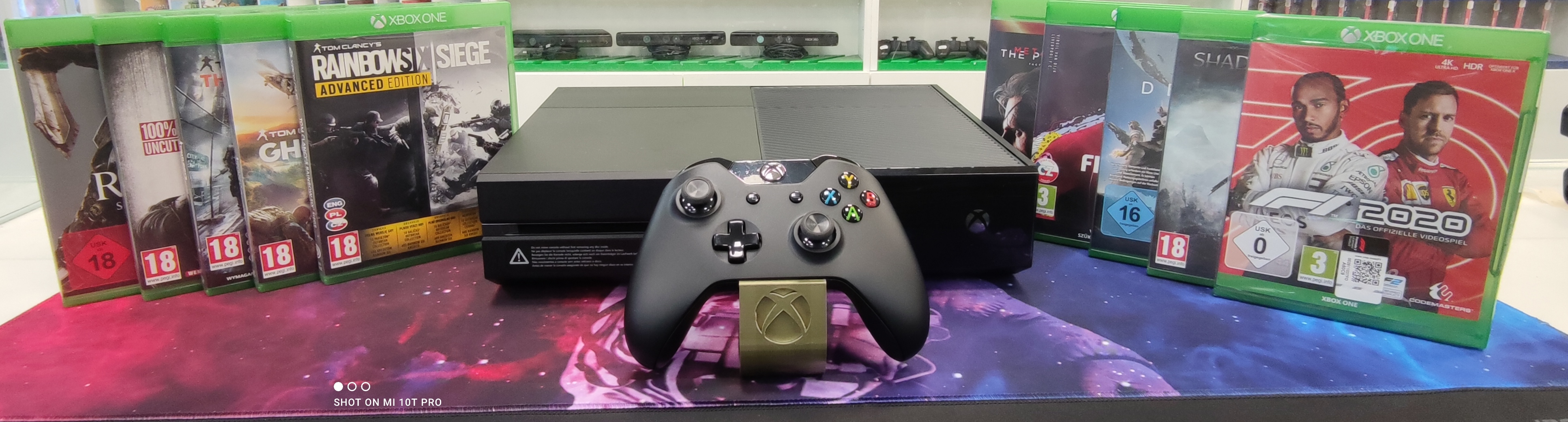Microsoft XBOX ONE 500GB Fekete + 10 DB Xbox One játék