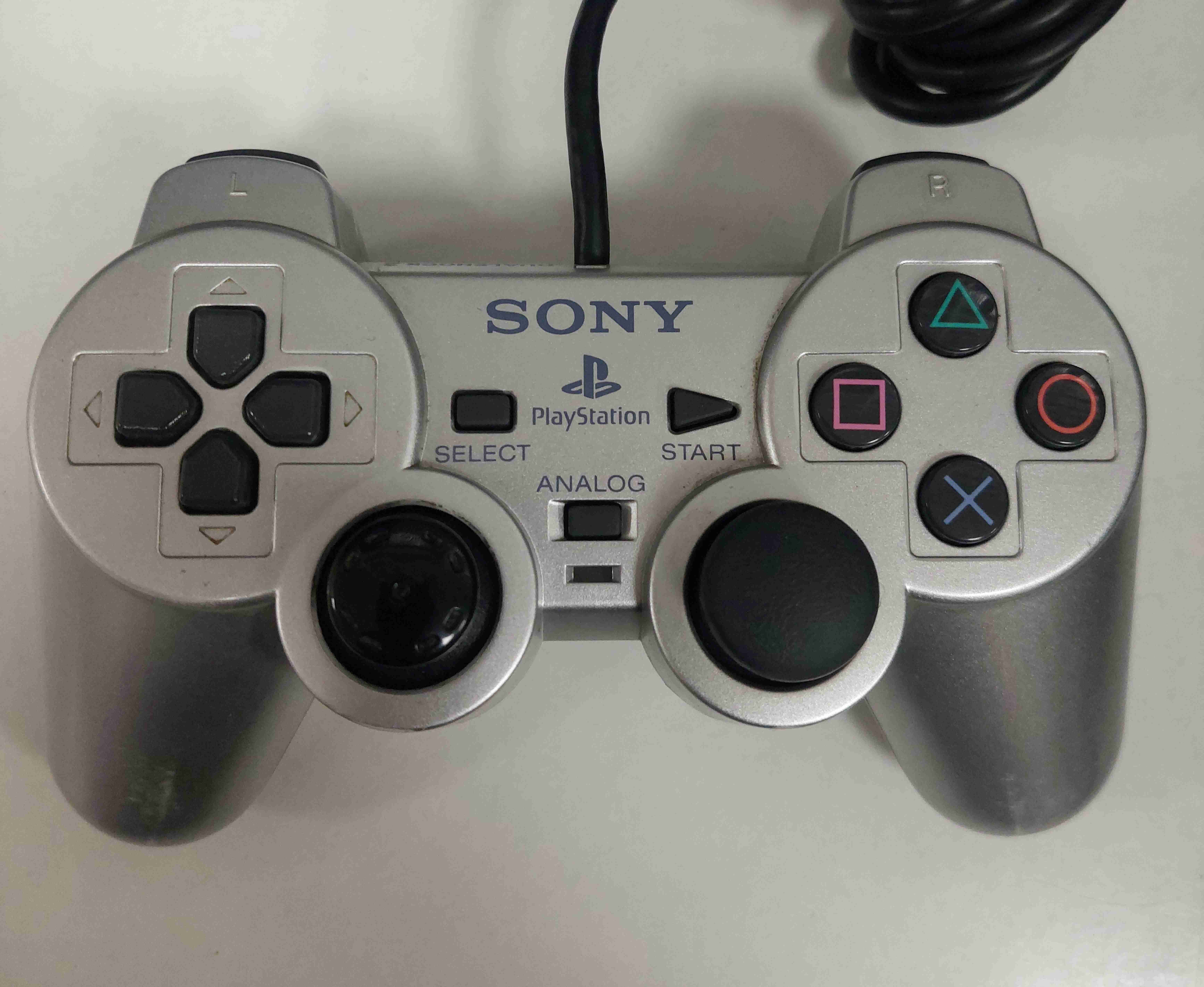 DualShock 2 vezetékes kontroller Szürke (szépséghibás)